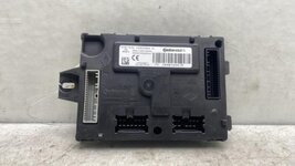 Piece-Boitier-UCH-243809584R-RENAULT-CLIO-4-PHASE-2-0939635a2bb9a2cd314e4c40997bfb9c546cca844d...jpg